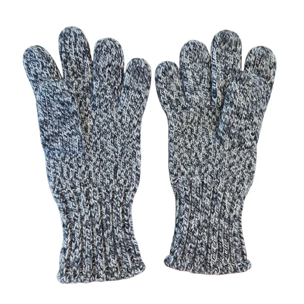 Hand Knit Artisan Wool Gloves Gray Sweater Knit NWOT Small